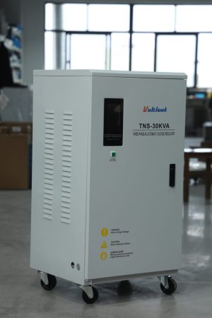 Однофазный стабилизатор электромеханический 15 кВа (12 кВт) Gen&Max SVC 15